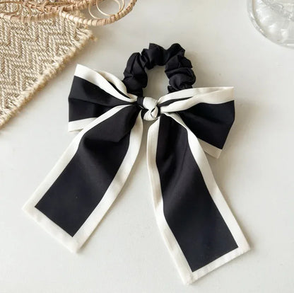 Scrunchie με κορδέλα