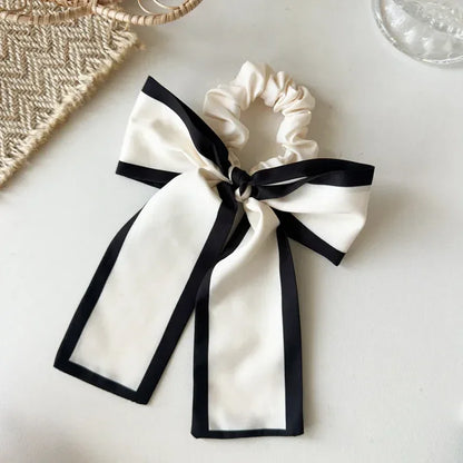Scrunchie με κορδέλα