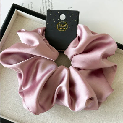 Σατέν Scrunchie σε διάφορα χρώματα