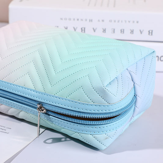 Νεσεσέρ με γραμμικό στυλ