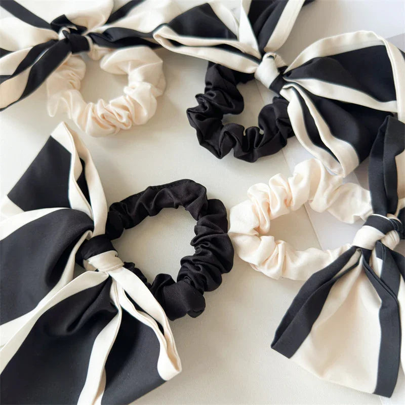 Scrunchie με κορδέλα