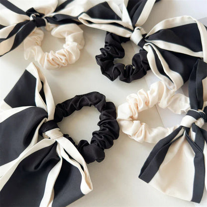 Scrunchie με κορδέλα