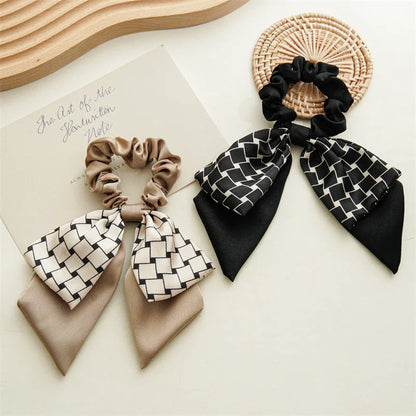 Scrunchie με φιόγκο και μοτίβο